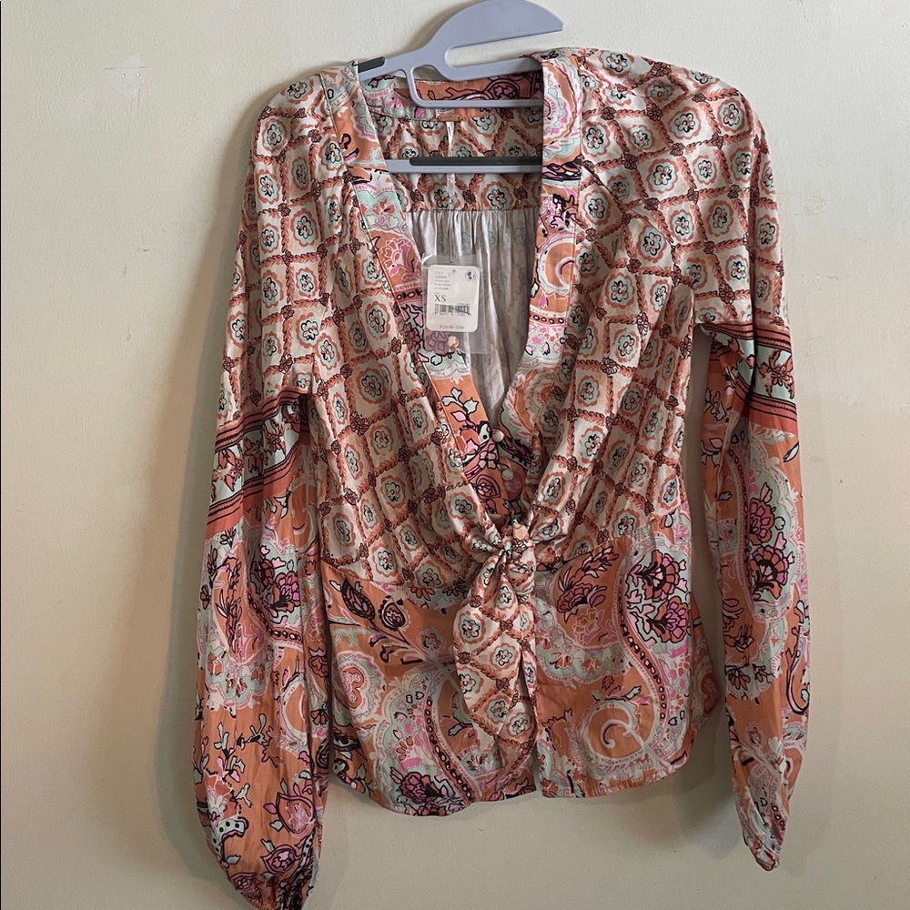 Free People Women's Patterned Blouse - Peach and White - Picture 5 of 10